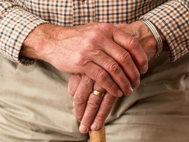 Alimentation et risque de chute chez les personnes âgées