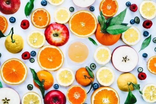 Mosaïque de fruits orange citron pomme Nutrisens