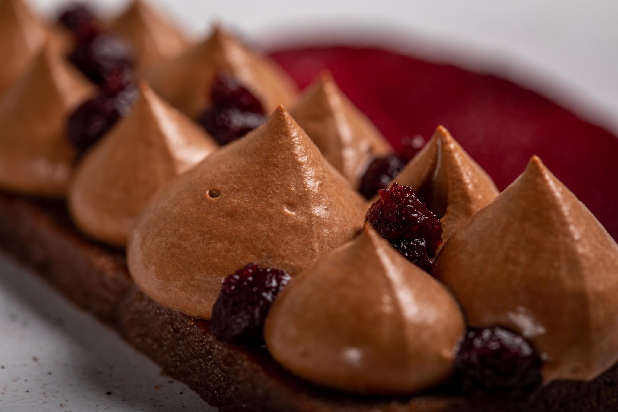Gâteau au chocolat en texture modifiée
